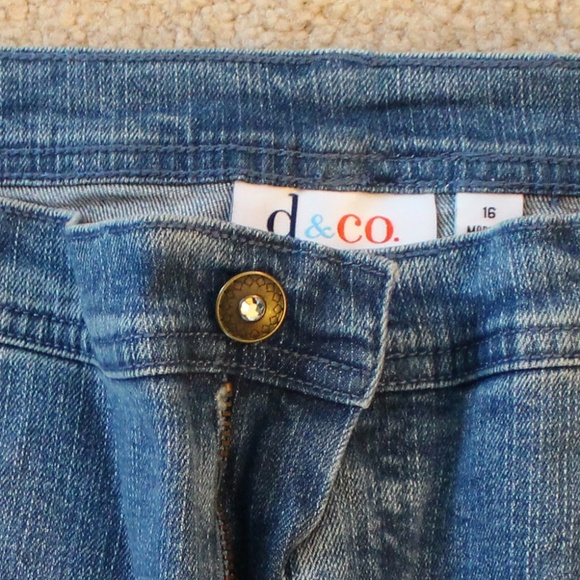 NWOT.  Denim & Co Jeans. - Picture 3 of 4
